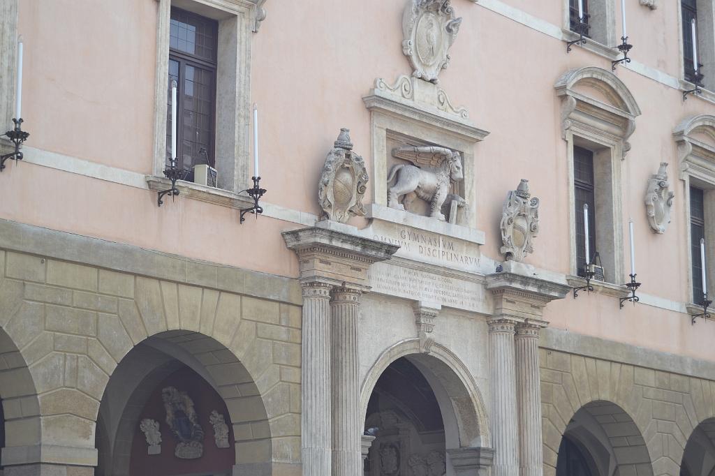 DSC_0098_Het  Palazzo del Bo is het hoofdgebouw van de oude universiteit. Gebouwd in de vijftiende eeuw.JPG
